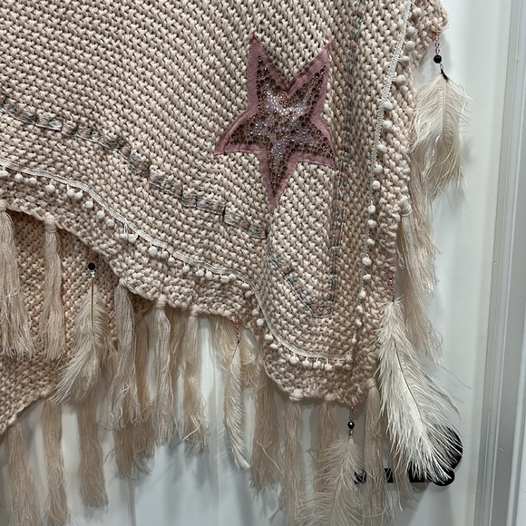Soft Knit Poncho with Star Decor & Feather Tassels - Picture 2 of 14